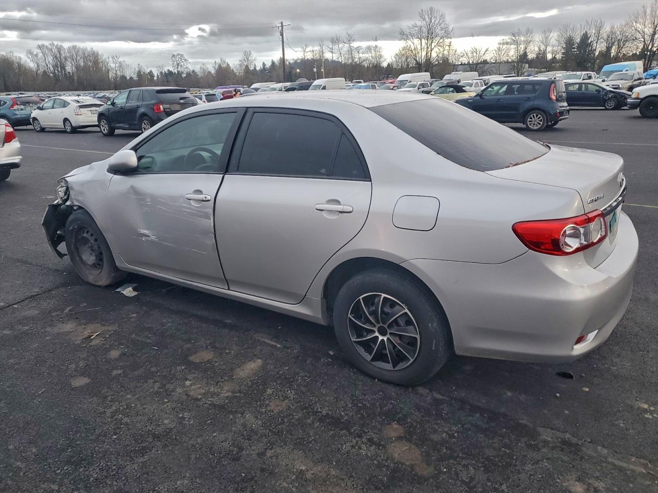 Toyota Corolla Base Image 3