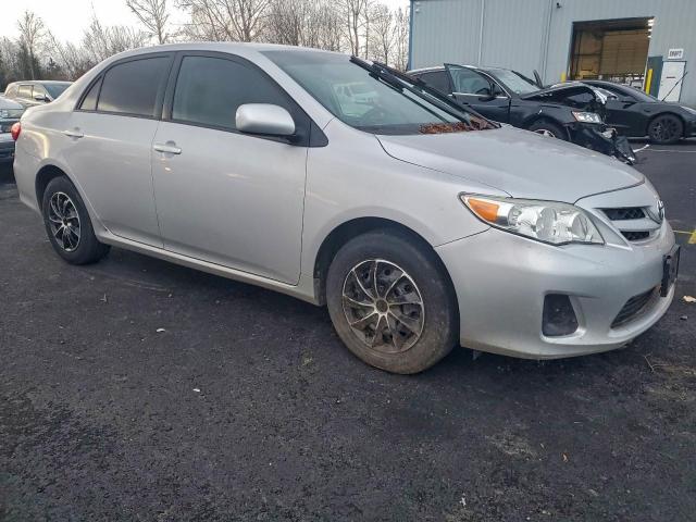 Toyota Corolla Base Image 5