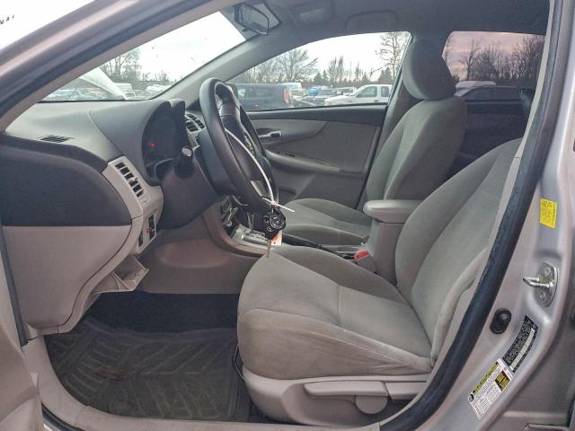 Toyota Corolla Base Image 2