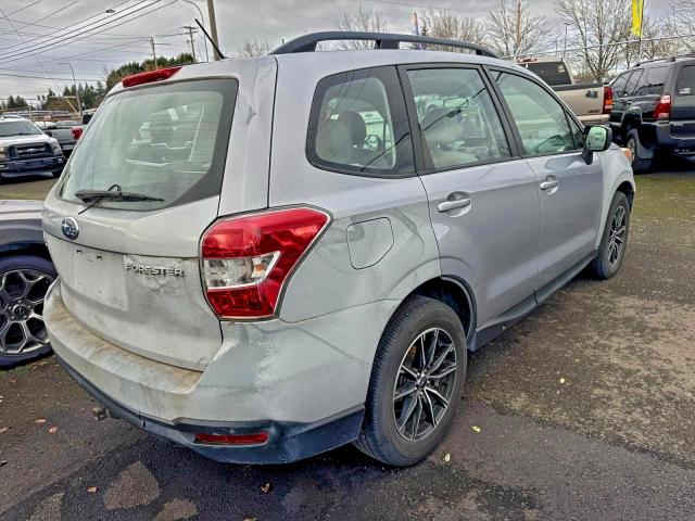 Subaru Forester 2.5i Image 10