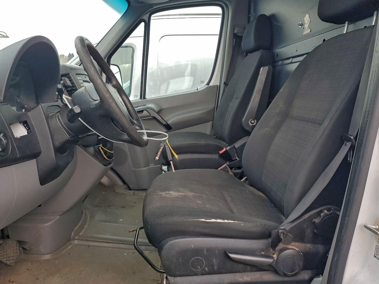 Freightliner Sprinter 2500 Image 4