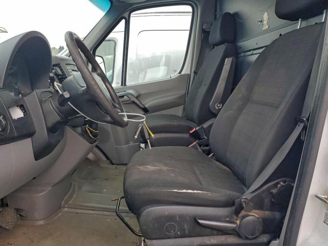 Freightliner Sprinter 2500 Image 4