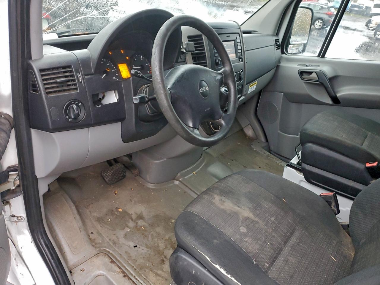 Freightliner Sprinter 2500 Image 5