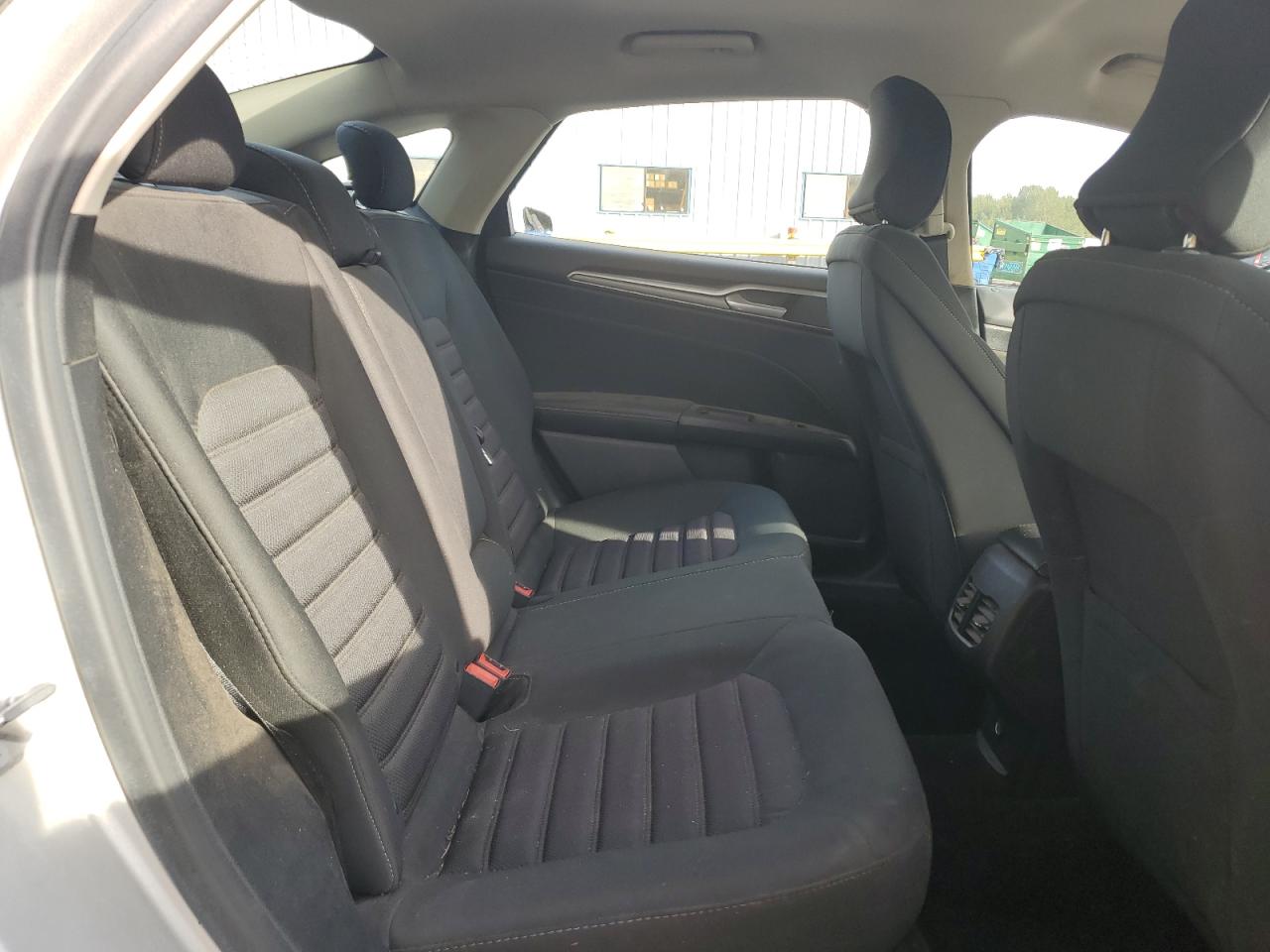 Ford Fusion Se Image 11