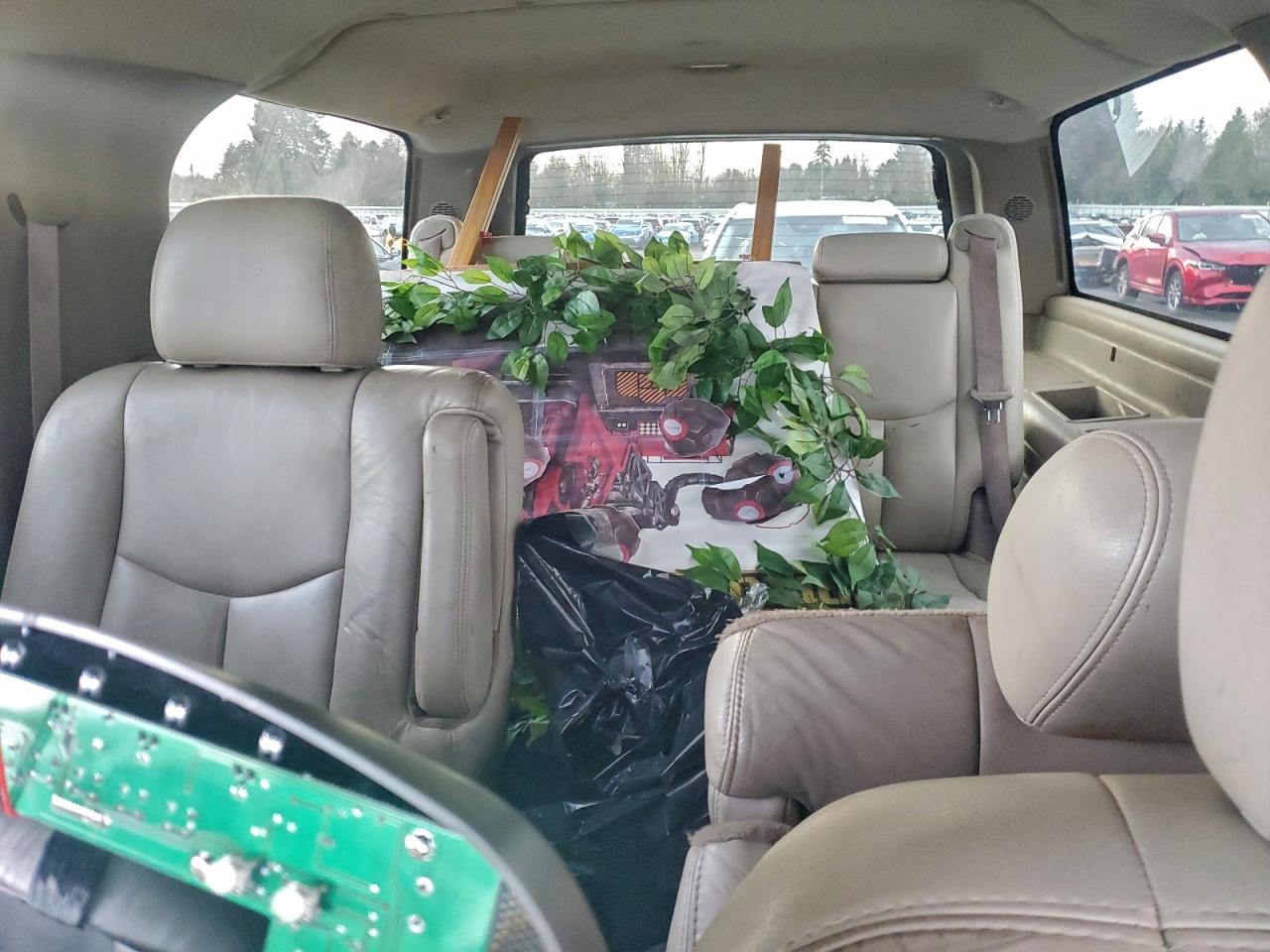 Chevrolet Suburban K1500 Image 10