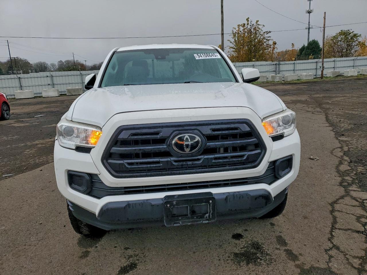 Toyota Tacoma Access Cab Image 11