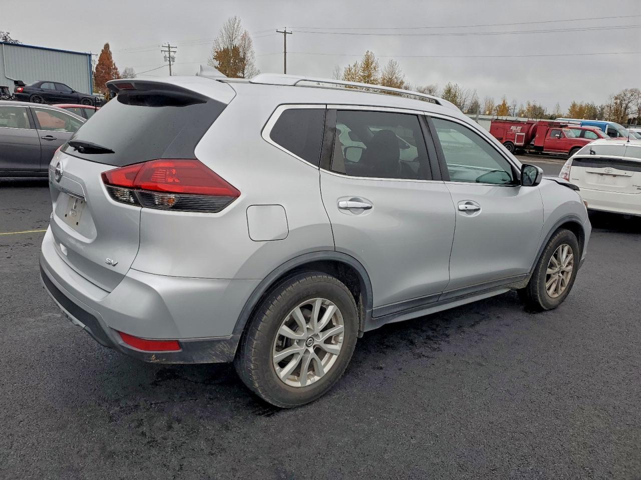 Nissan Rogue S Image 2