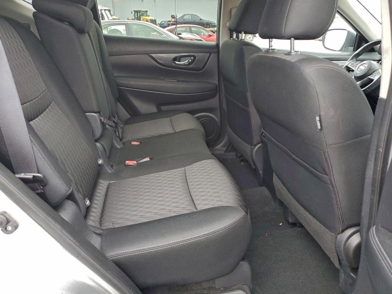 Nissan Rogue S Image 9