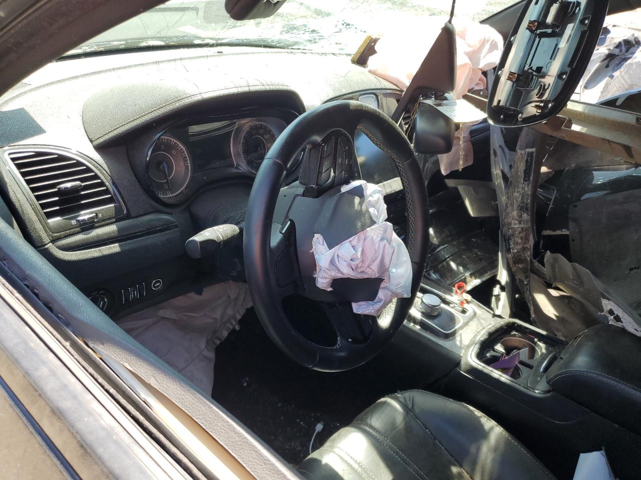 Chrysler 300 S Image 12