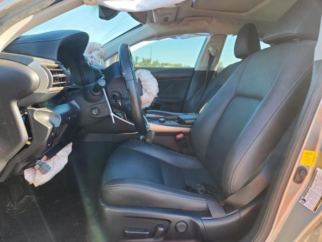 Lexus Is 300 Image 2