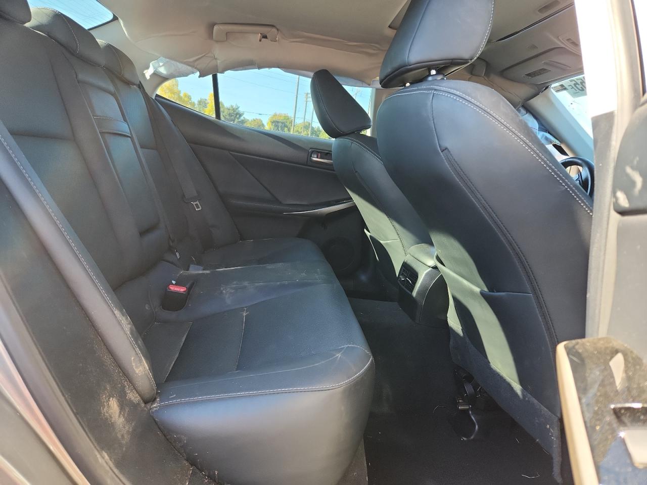 Lexus Is 300 Image 12