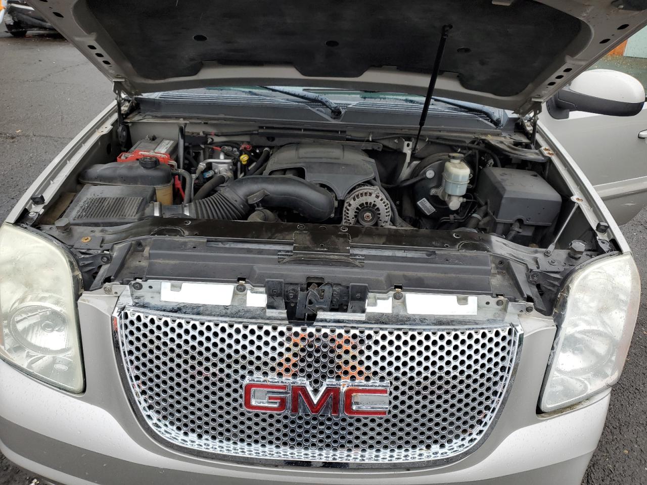 GMC Yukon Image 12
