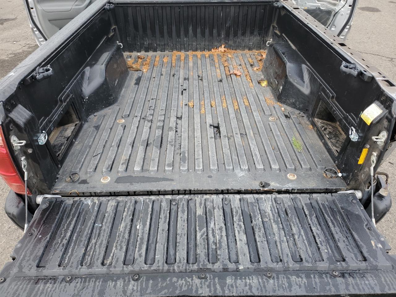 Toyota Tacoma Image 2