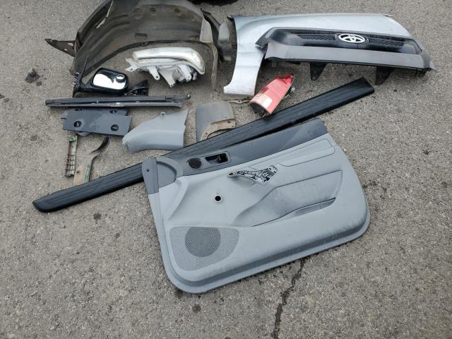 Toyota Tacoma Image 4