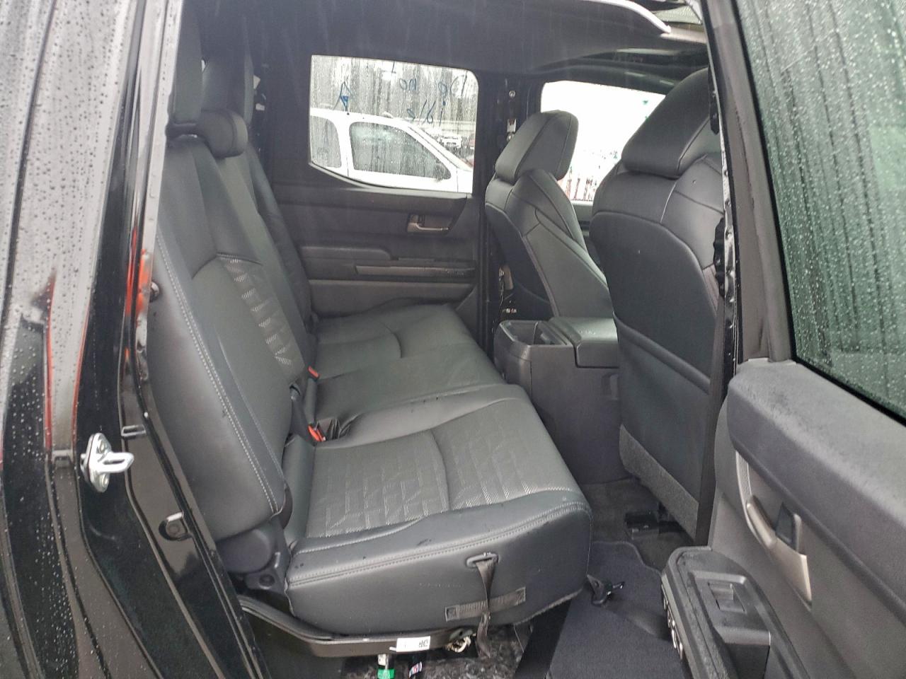 Toyota Tacoma Double Cab Image 7