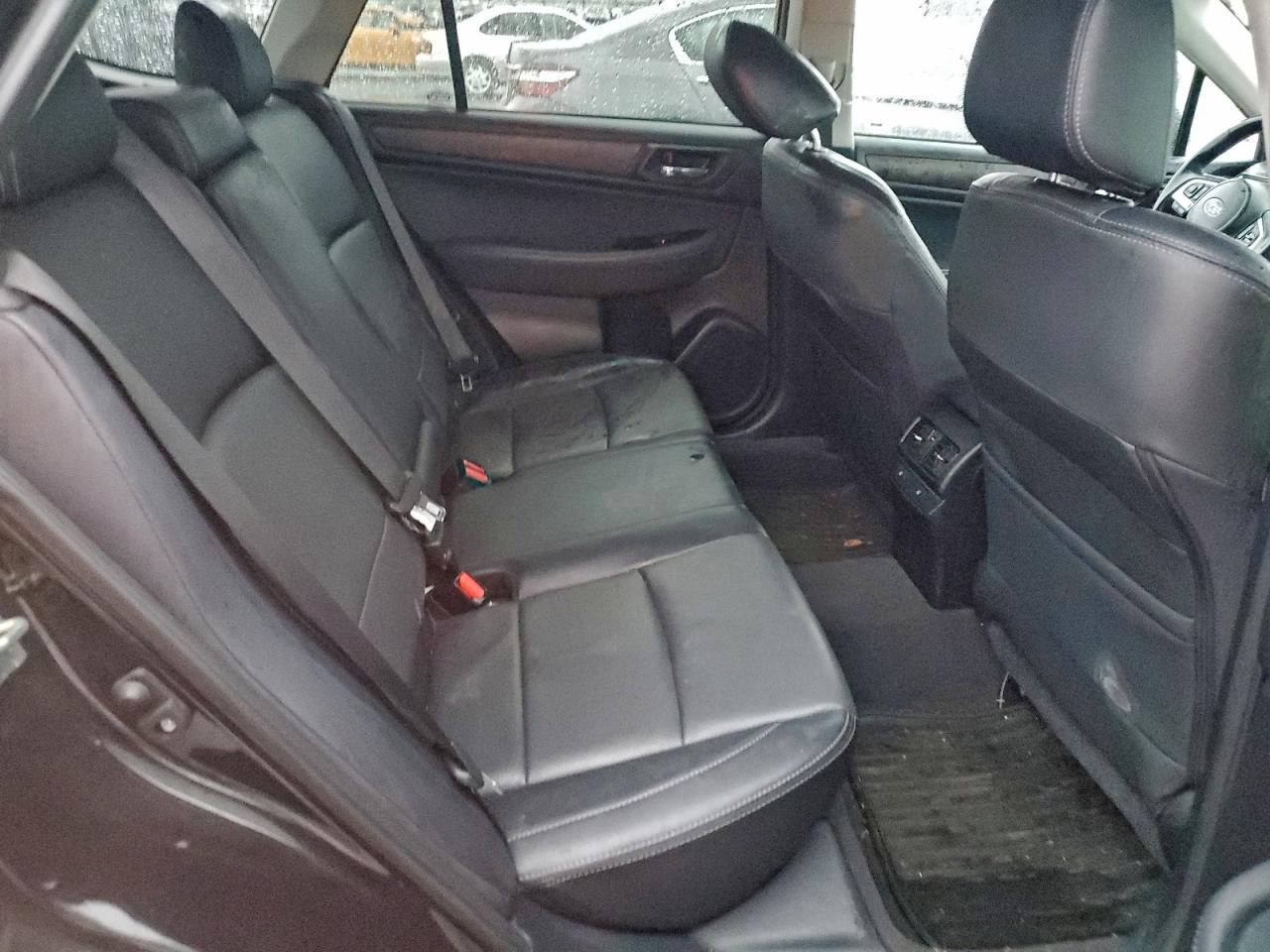 Subaru Outback 3.6r Limited Image 9