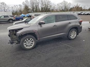 Salvage Toyota Highlander