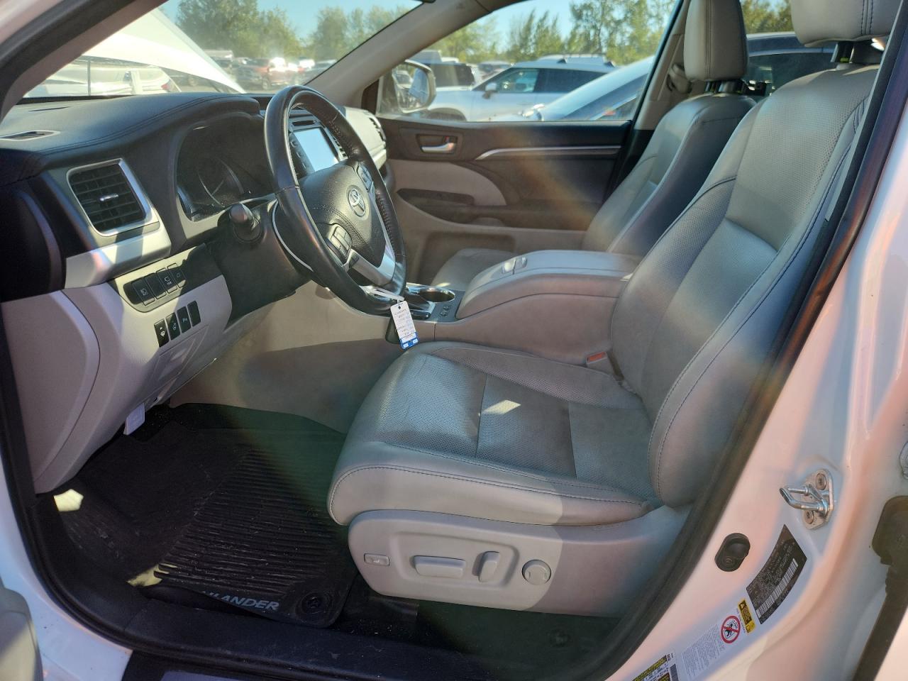 Toyota Highlander Hybrid Limited Image 10