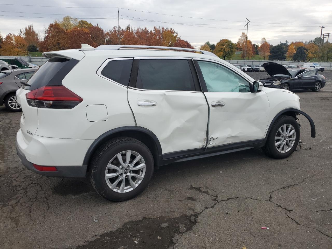 Nissan Rogue S Image 4