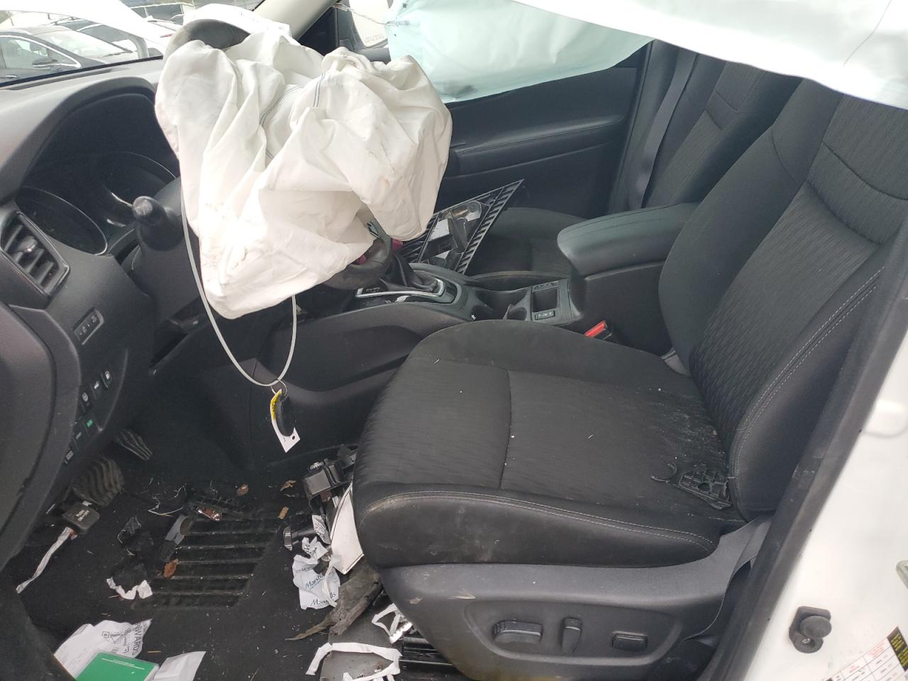 Nissan Rogue S Image 10