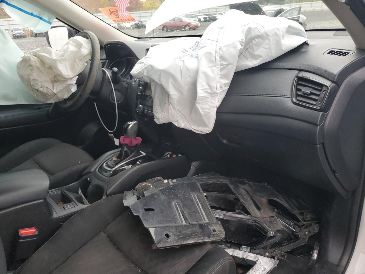 Nissan Rogue S Image 6