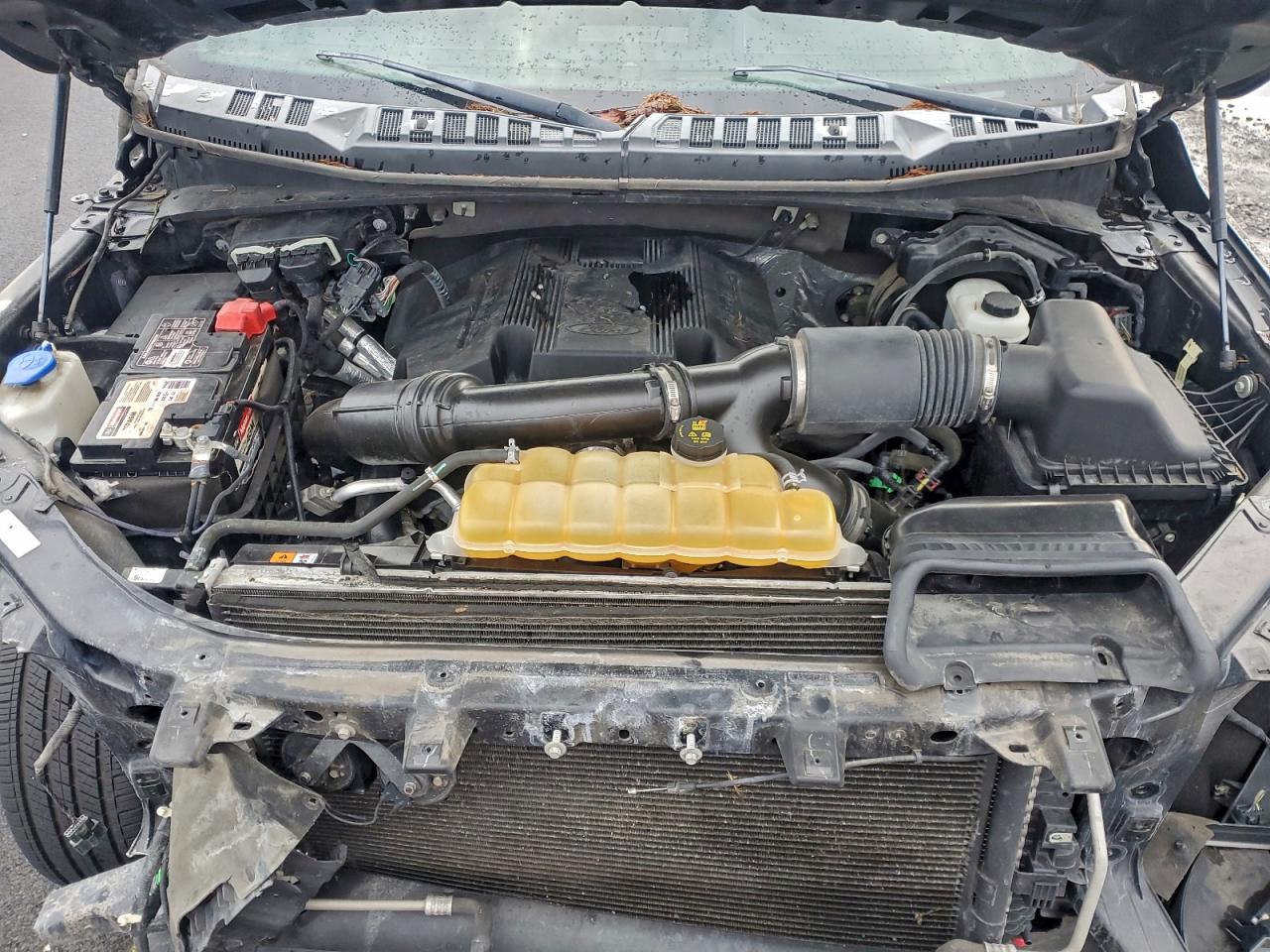 Ford F-150 Supercrew Image 13