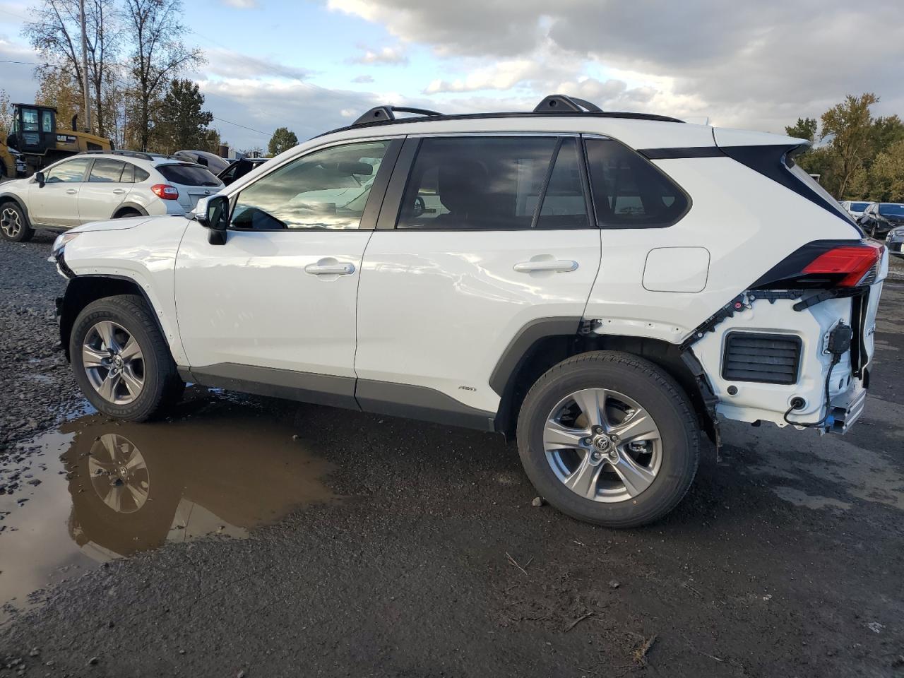 Toyota RAV4 Xle Image 4