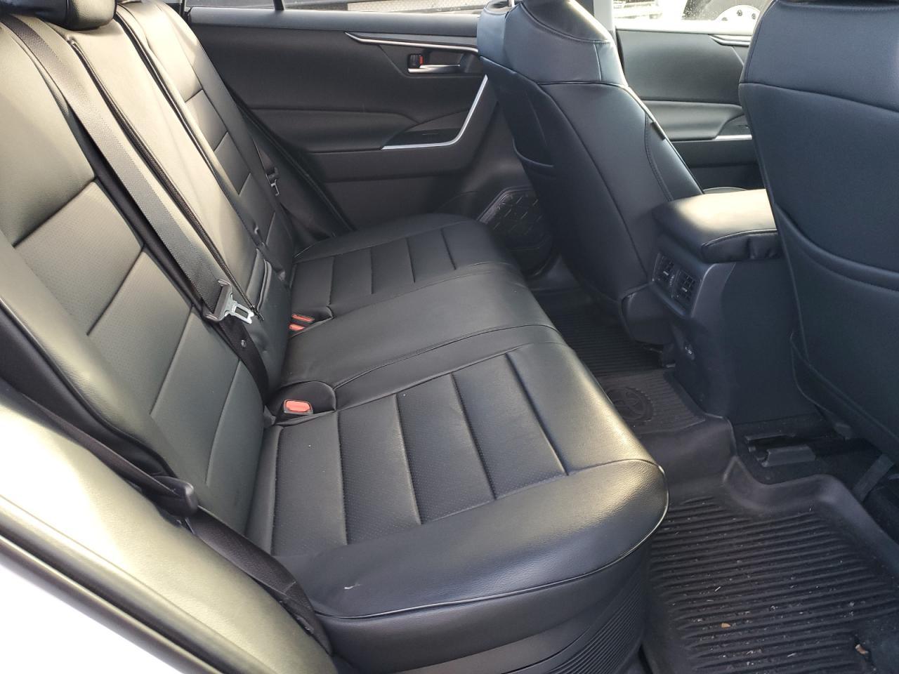 Toyota RAV4 Xle Image 11