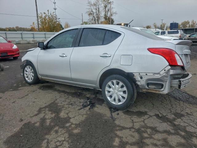 Nissan Versa S Image 4