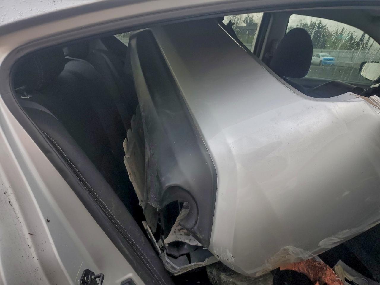 Nissan Versa S Image 10