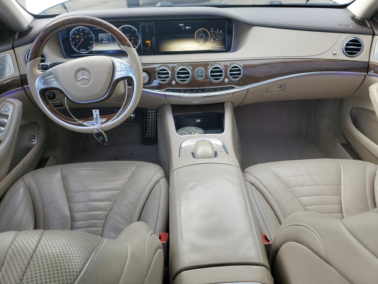 Mercedes-Benz S-Class 550 Image 9