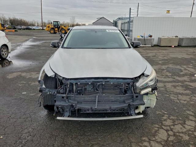 INFINITI Q50 Luxe Image 2