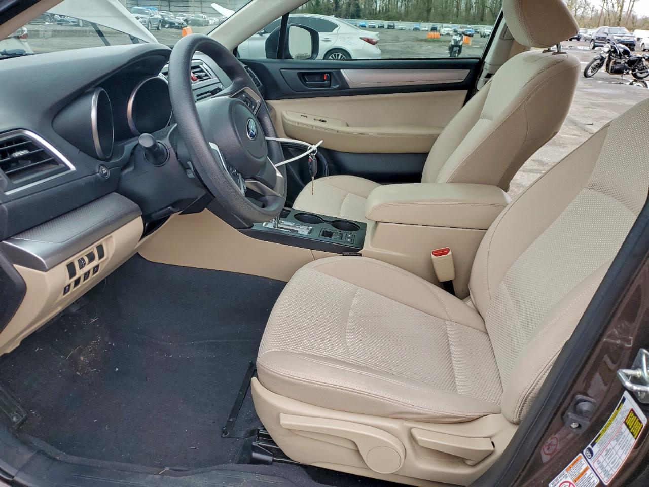 Subaru Outback 2.5i Image 2