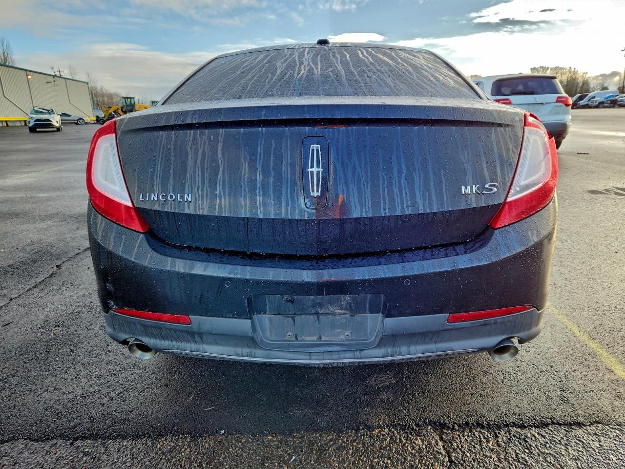 Lincoln MKS Image 8