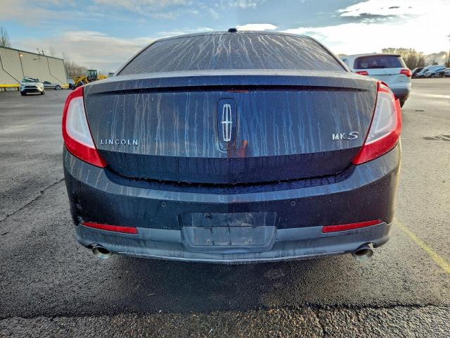 Lincoln MKS Image 8