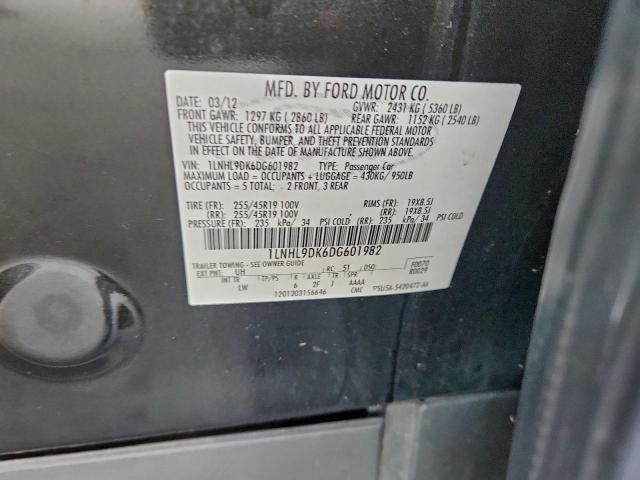 Lincoln MKS Image 11