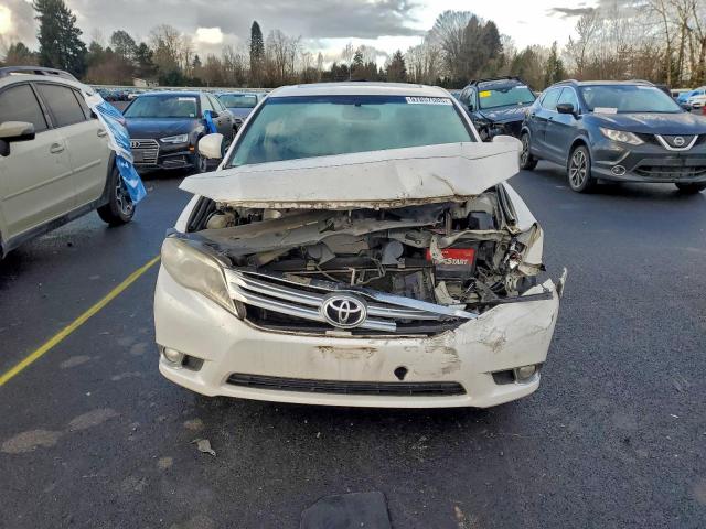 Toyota Avalon Base Image 9