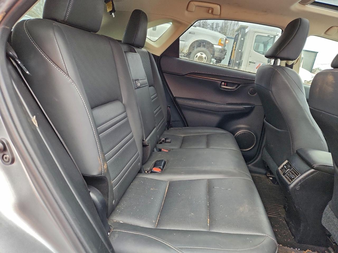 Lexus NX 200t Base Image 4