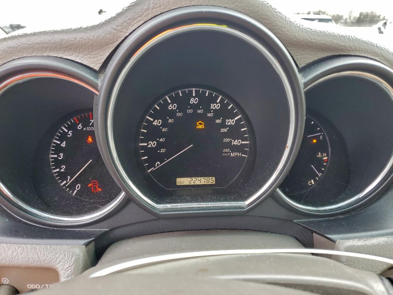 Lexus RX 330 Image 8