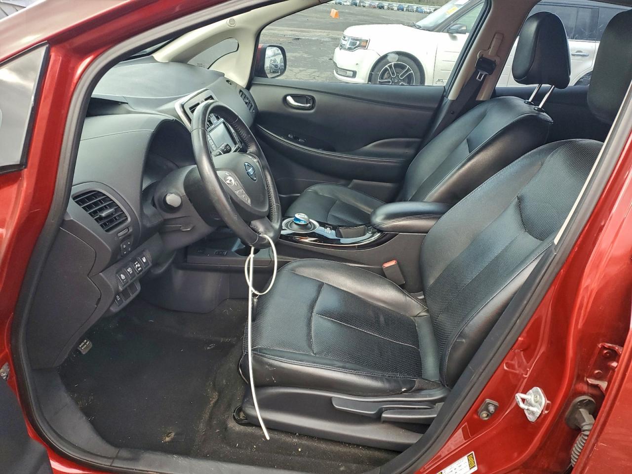 Nissan LEAF S Image 12