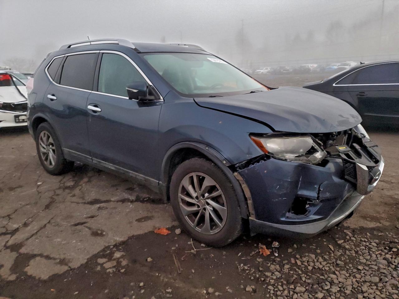 Nissan Rogue S Image 2