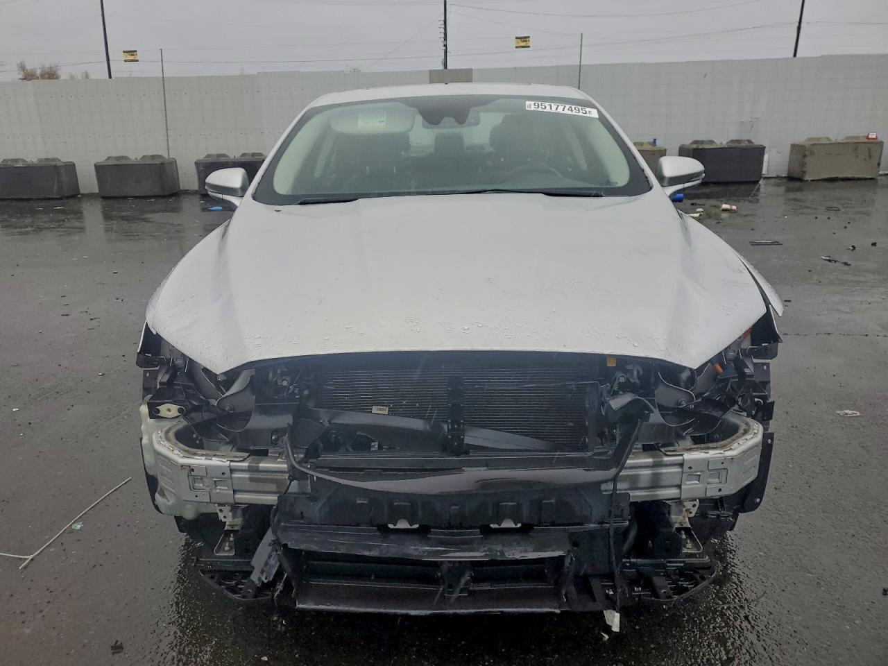 Ford Fusion Se Phev Image 3