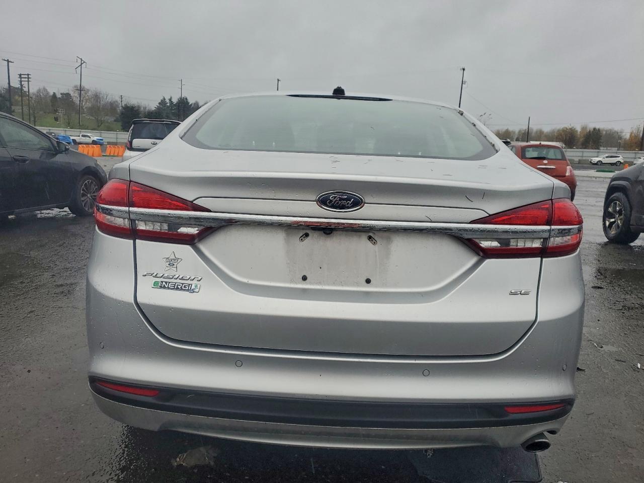 Ford Fusion Se Phev Image 11