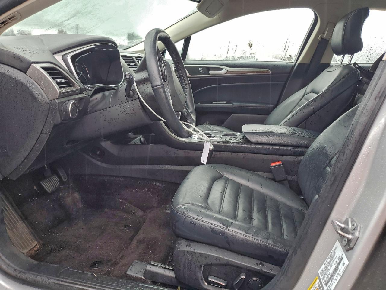 Ford Fusion Se Phev Image 10