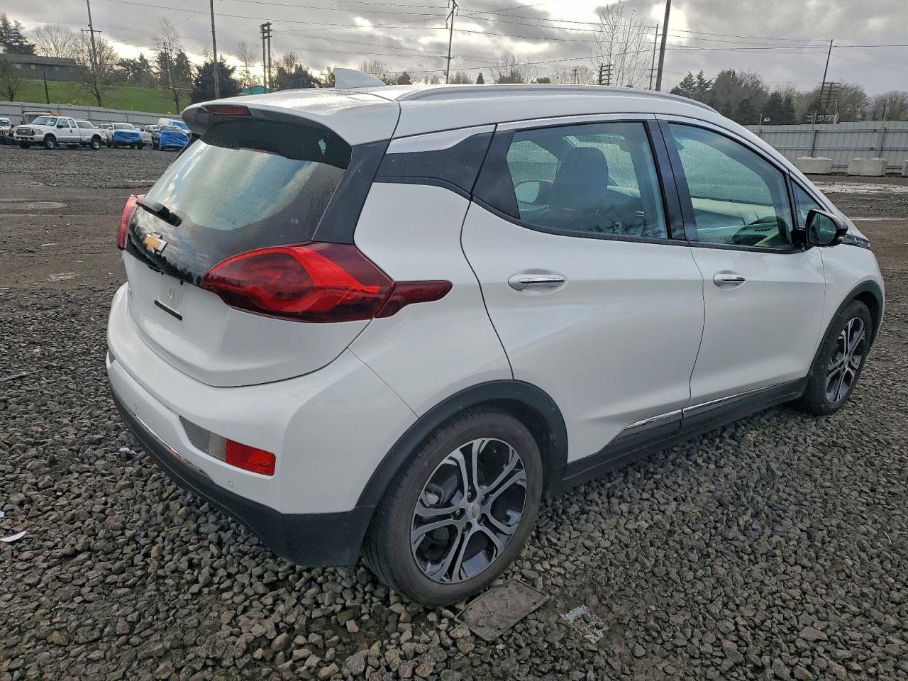 Chevrolet Bolt Premier Image 12