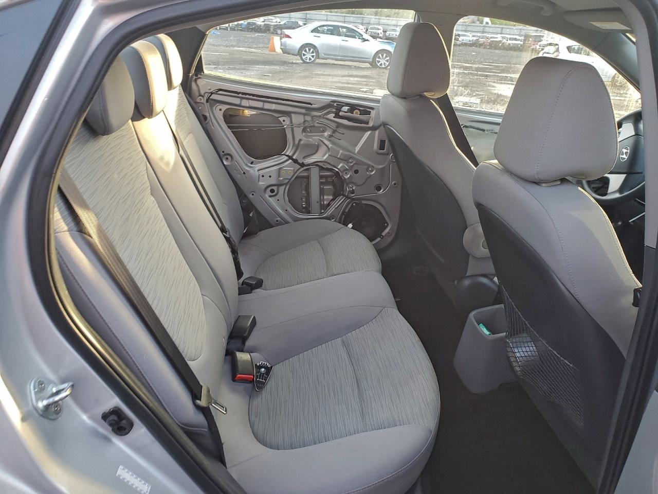 Hyundai ACCENT Se Image 11