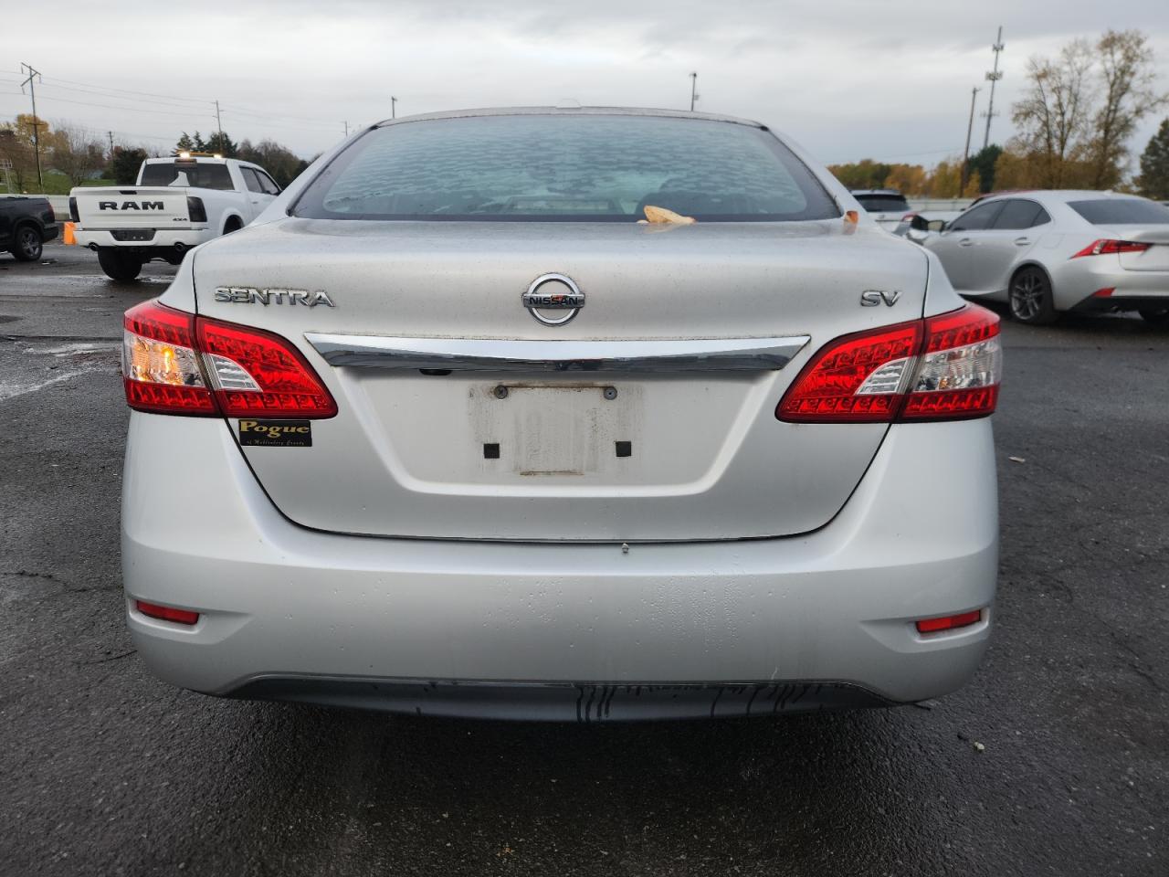 Nissan Sentra S Image 8