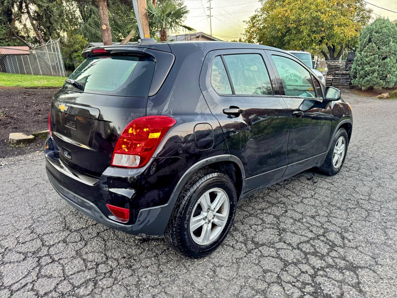 Chevrolet Trax Ls Image 4