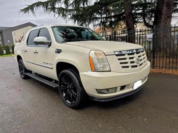  Salvage Cadillac Escalade