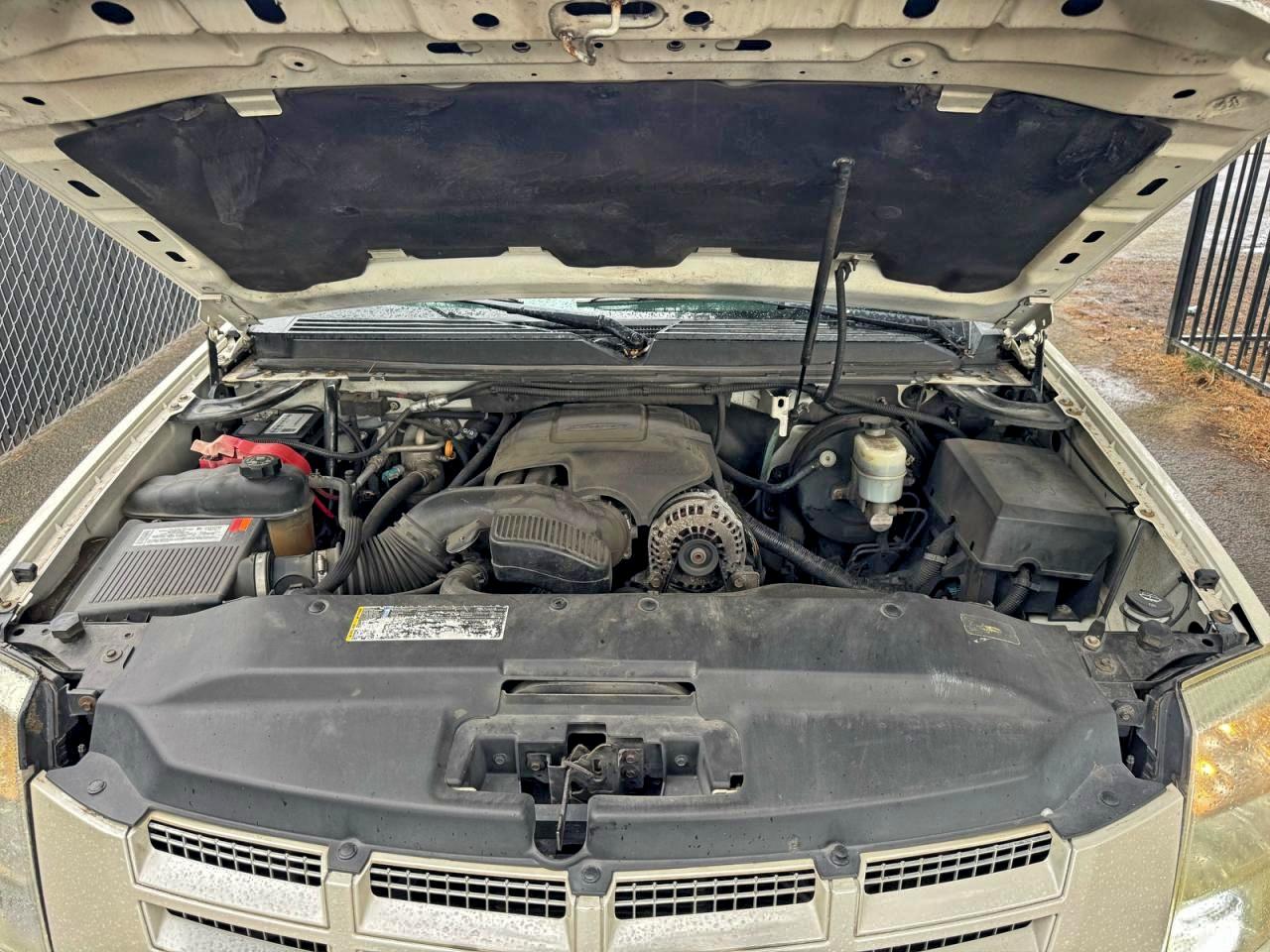 Cadillac Escalade Ext Image 3